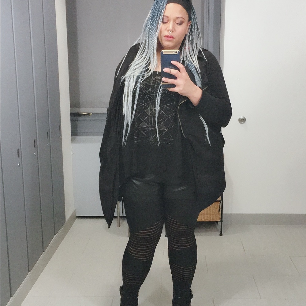 Meet your Posher, Rae - Picture 4 of 8